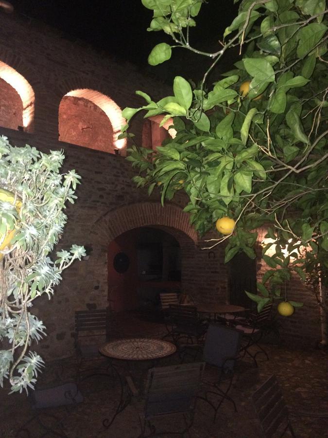 La Vieille Demeure Hotel Torreilles Bagian luar foto